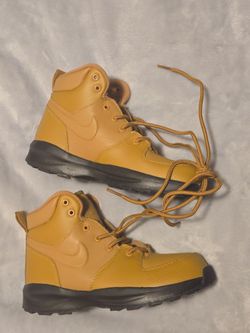 Nike Kids' Manoa 17 Lace Up Hiking Boot
Kids Size: 2.5Y