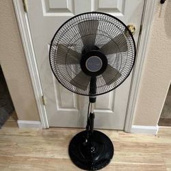 New Holmes Pedestal Fan Oscillating 16 Inch Whole Room Stand Fan Black