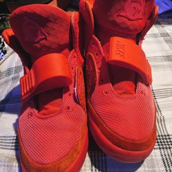 8.5 Yeezy Red October 660 