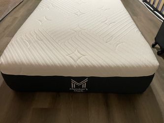 Twin bed with box frame
