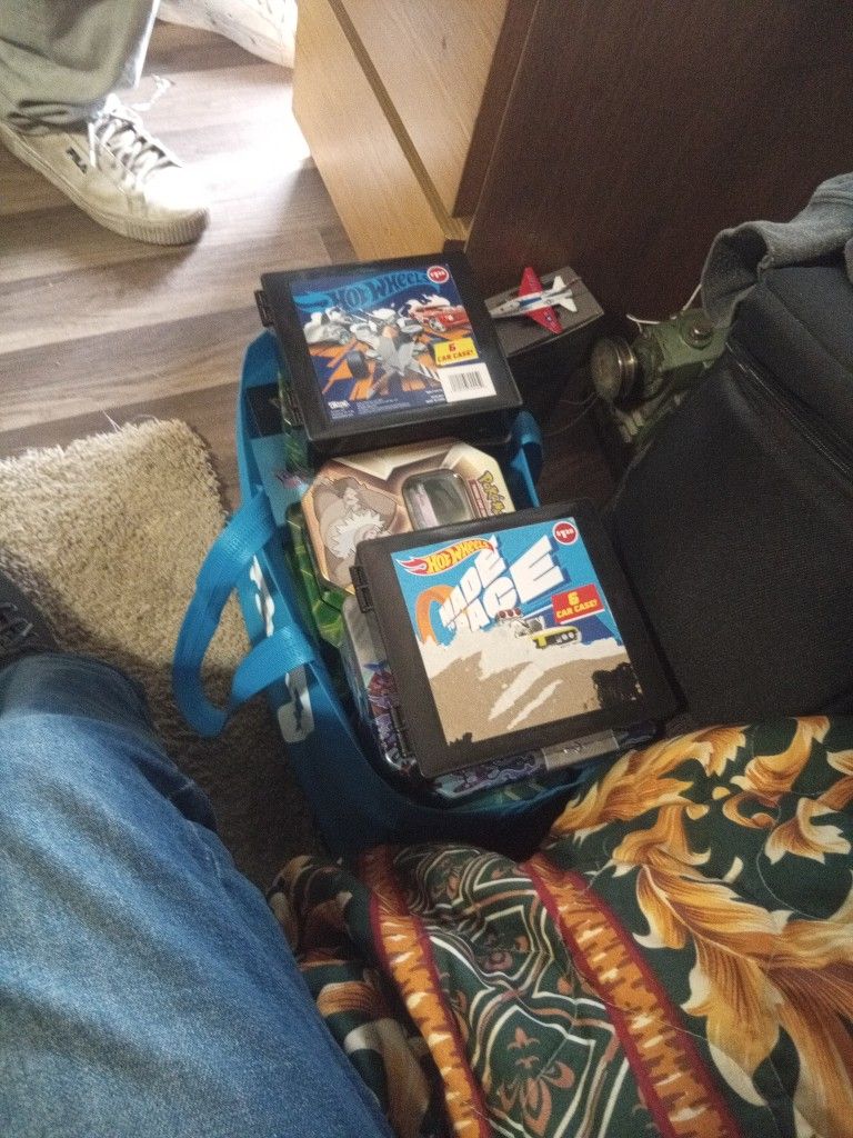 I'm Selling A Lot Of Good Pokemon Cards And Good Hot Wheels