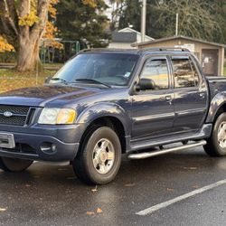 2004 Ford Explorer Sport 