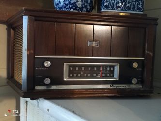 Vintage radio Magnavox
