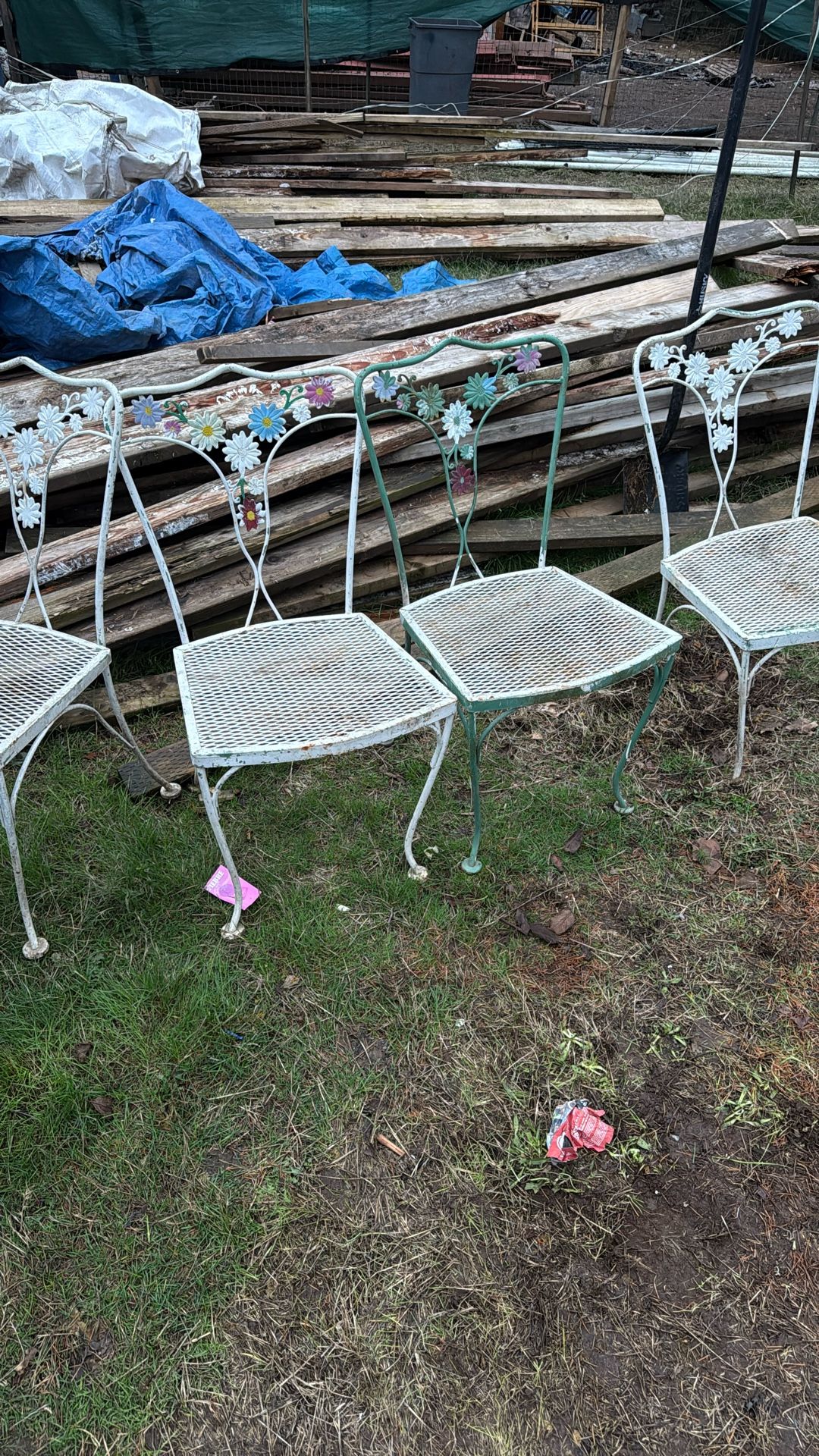 Vintage Woodard? Wrought Iron  & 4Metal Chairs