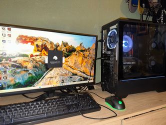 Gaming pc setup w monitor and keyboard