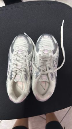 New Balance Girls size 11.5