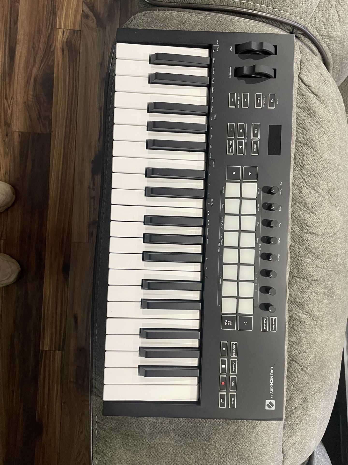 Novation Launchkey 37 – Like New