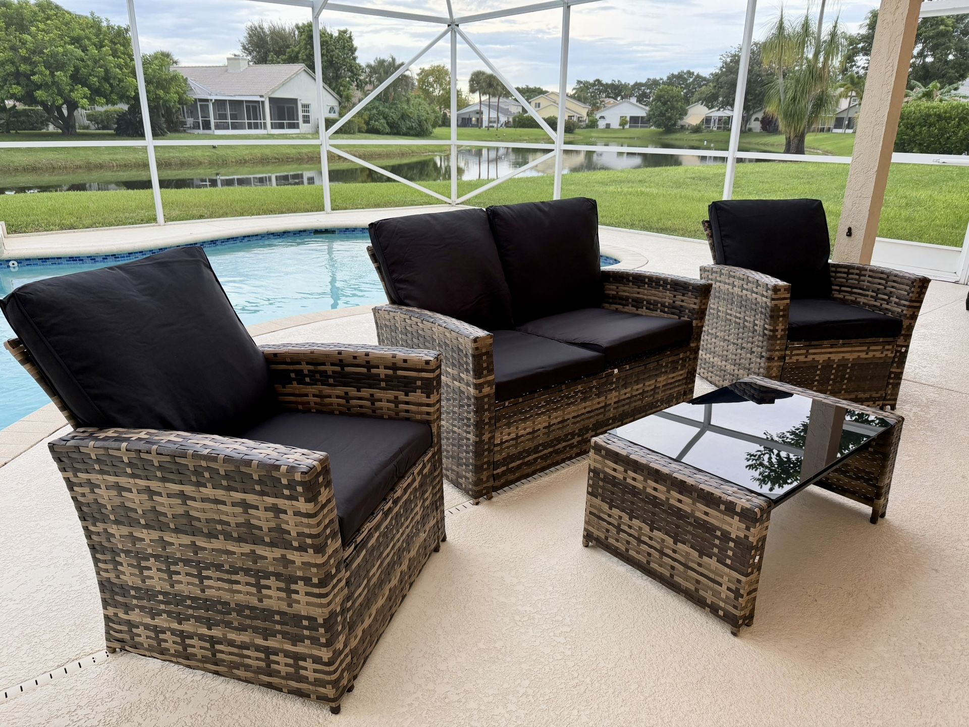 BRAND NEW 4 Piece Outdoor Modular Patio Set