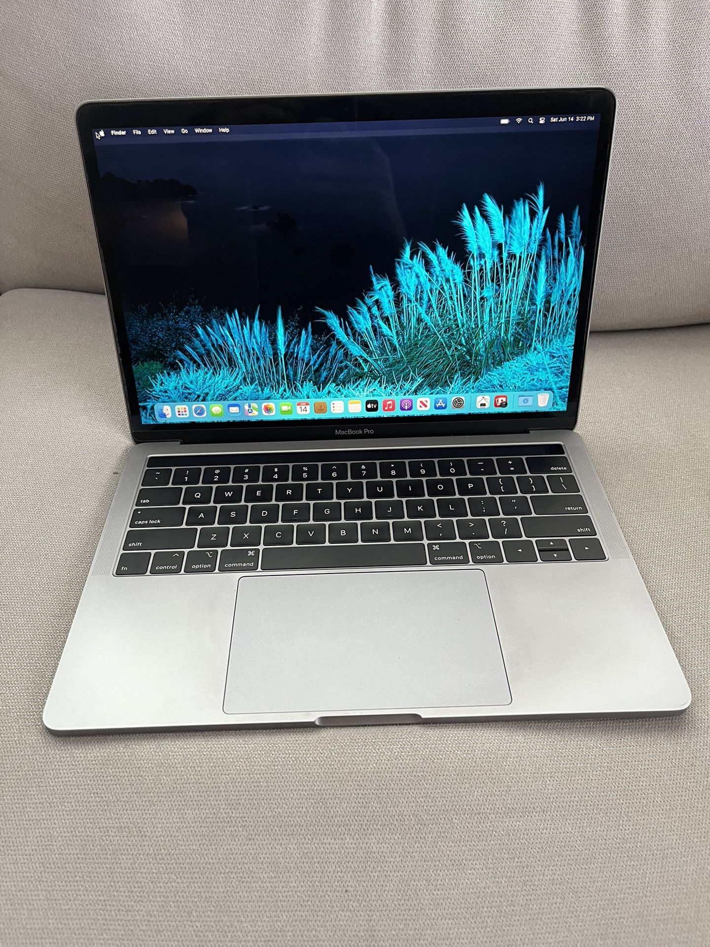2019 MacBook Pro 13 inch - 16GB/128GB