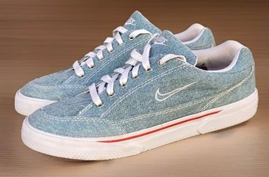 NIKE