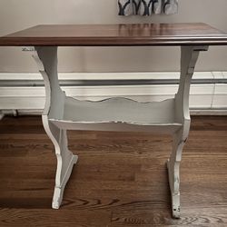 Side Table With Magazine Holder