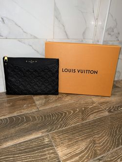 Louis Vuitton daily Pouch