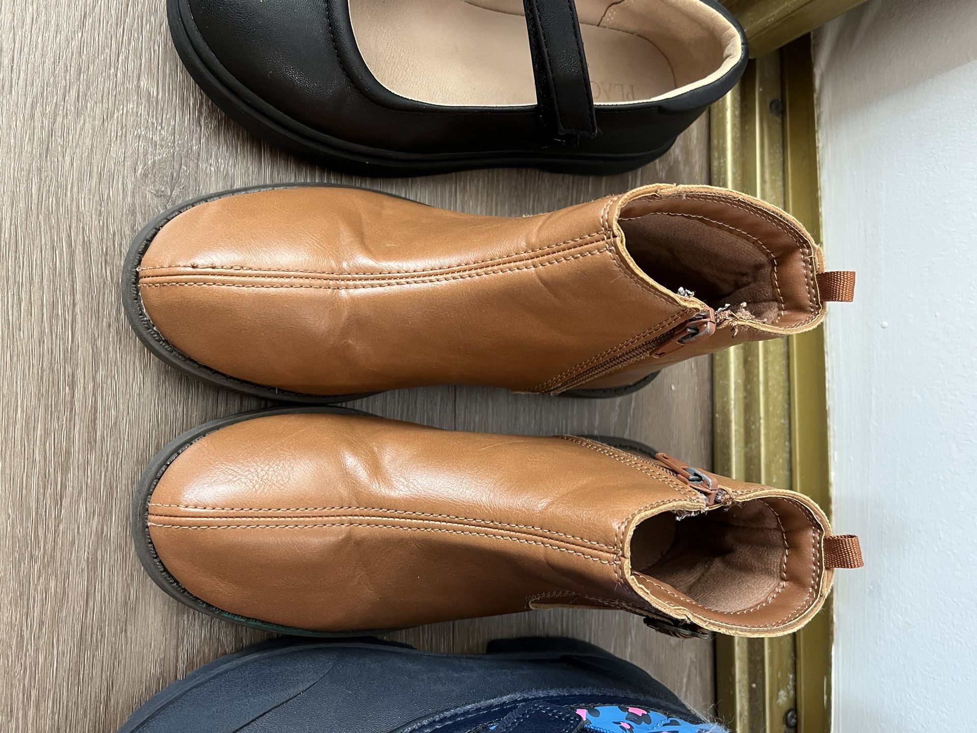 Young Girls Shoes, 5 Pairs