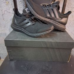 Adidas Ultraboost Size 6.5Women 