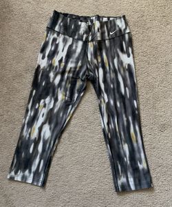 Nike DRI-FIT Women's Legend 2.0 Capri Pants gray camo Capri Size Small