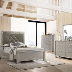 4 PCS QUEEN SIZE BEDROOM SET (BRAND NEW)(((MATTRESS NOT INCLUDED)))