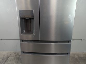 Frigidaire 36 Inch Freestanding French Door Refrigerator with 26 cu. ft. Total Capacity, 3 Glass Shelves, Custom-Flex® Drawer (FRMS2733AV-D-3122)