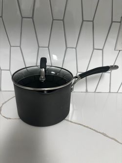 Curculon non stick pot with lid, 3 QT
