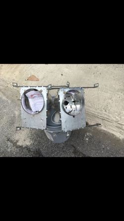 2 Housing fixtures for lighting