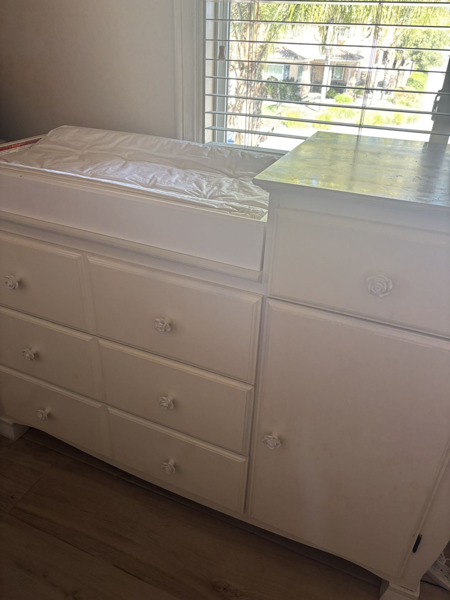 Changing Table With Changing Table Mattress