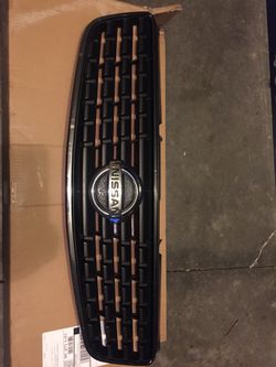 05-06 Nissan Altima front grill