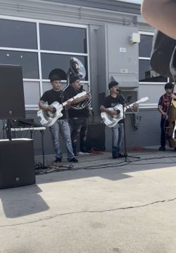 GRUPO DISPONIBLE TUBA O TOLOLOCHE