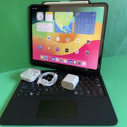 Apple IPad Pro 12.9” 5th Generation (M1 chip/ Face ID/2021) 128GB with pen, keyboard & Accessories