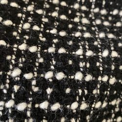 Ann Taylor Tweed Pencil Skirt Excellent Quality Detail W/Slit in the Back Size 6 Like New Zipper