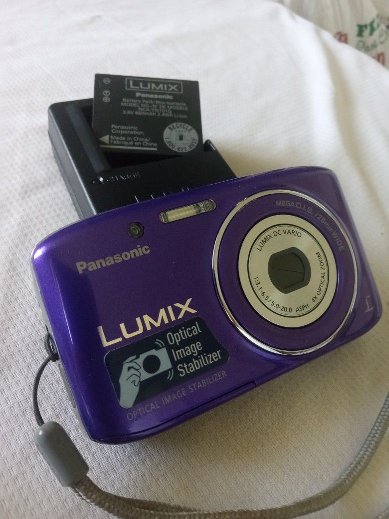 PANASONIC LUMIX DMC-S2 DIGITAL CAMERA 2.7" LCD 5X OPTICAL ZOOM 14.1 MPX TESTED WORK GREAT CONDITION