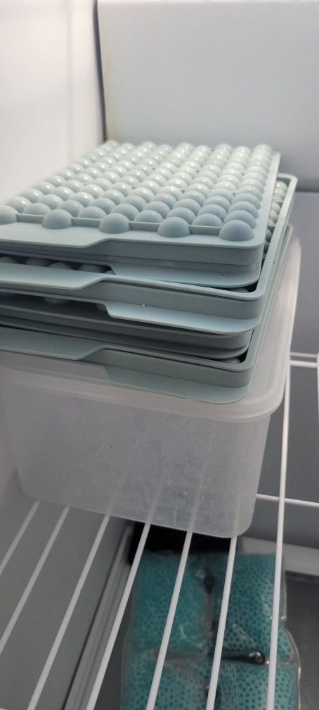 Sphere Ice Maker