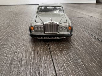 Burago Diecast 1/24 Scale Rolls-Royce Silver Shadow II Die Cast Made in Italy.