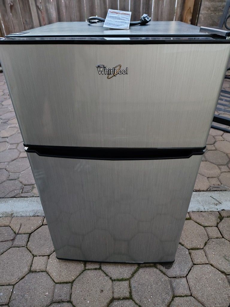 Whirlpool Mini Fridge