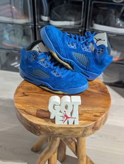 Size 8.5 Men's 
Nike Air Jordan 5 V Retro 
Blue Suede Game Royal 
136027-401 
