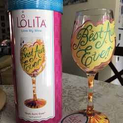 Lolita Wine Glass “Best Aunt Ever”