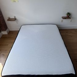 Queen Nectar Mattress - Very Clean. Pickup 6/30 Only