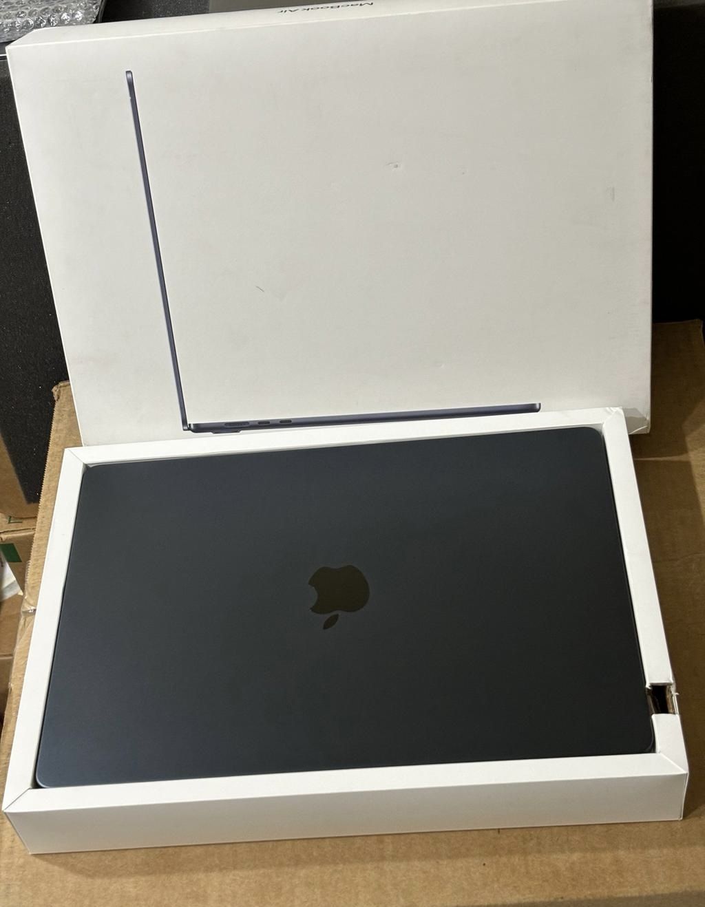 MacBook Air 15 M3 2024 8 gb ram 256 gb