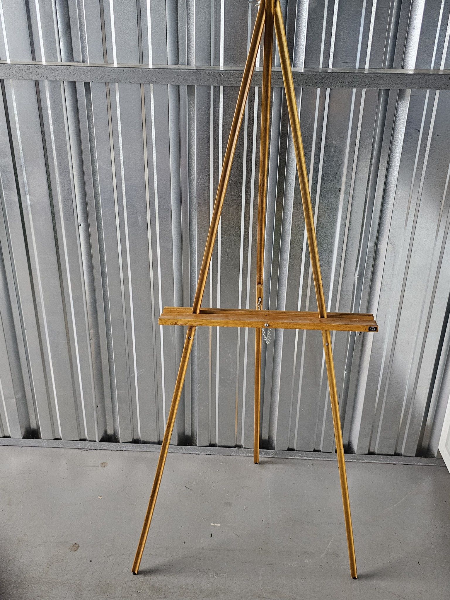 Easel