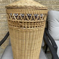 Tall/large Vintage Wicker/Rattan Storage Basket Or Laundry Hamper With Lid. 