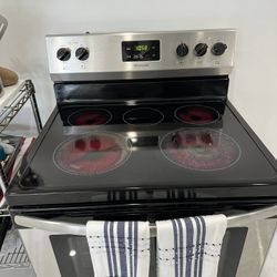 FRIGIDAIRE STOVE / COCINA