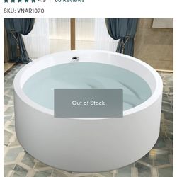 Round Luxurious Bath Tub