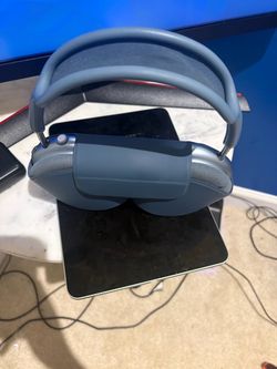 USED AirPod Max’s Navy Blue