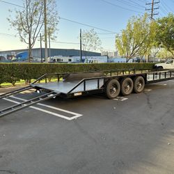 Flatbed Trailer 24‘ X 106“ Triple Axle 7000 Pound Axles Brand New