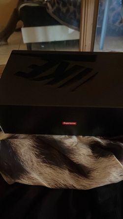 Supreme forces , size 7