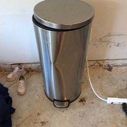 Metal Trash Can 