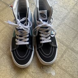 Vans Size  7 Men 8.5 Women’s 