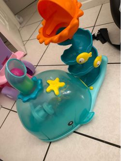 Whale Ball Popper Toy (with 3 balls)