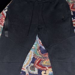 Nike Tech (Black) Sweatpants
