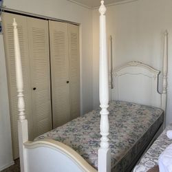 Twin Bedroom 