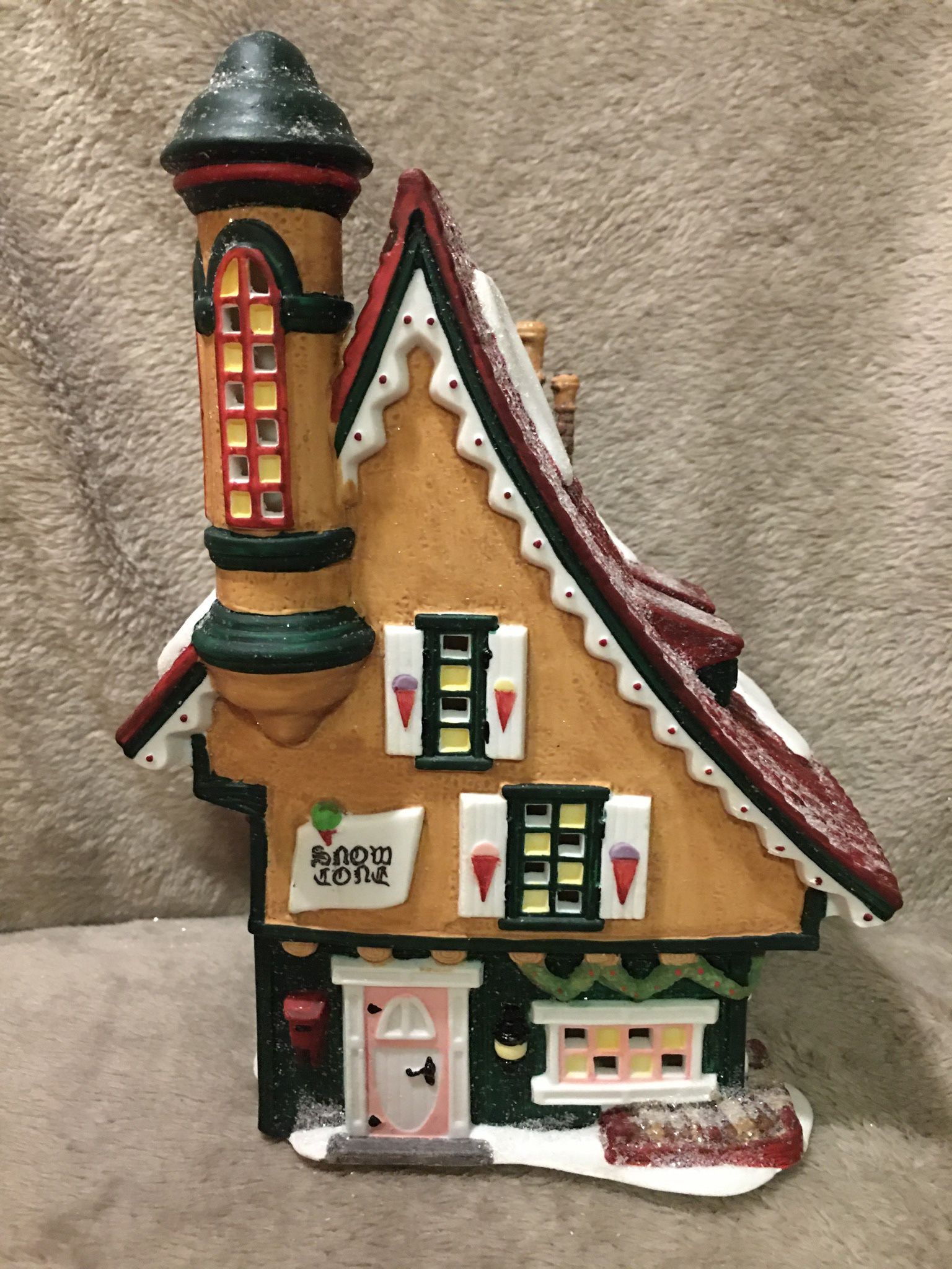 Dept 56 Heritage village North Pole Series Christmas House