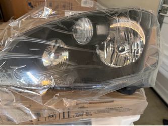 2005 –2006 Nissan Altima Sedan Black Headlights